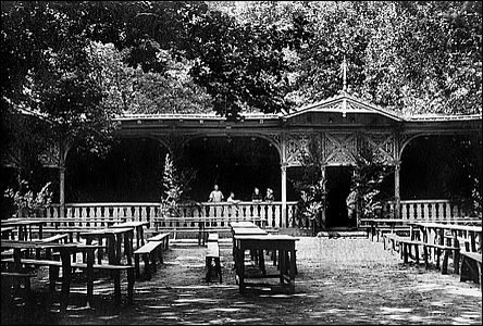 Jedna z nejstarších podob Restaurace u Červených domků, asi po r.1905.