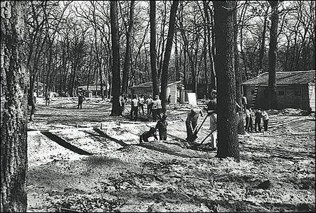 Z poátk výstavby Zoo u ervených domk v roce 1974.