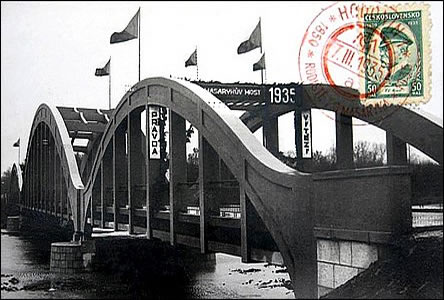 Masarykv most byl slavnostn oteven 5. listopadu 1934.