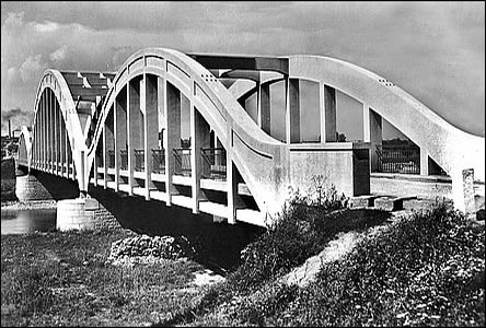 Šíkou by u asi Masarykv most omezoval dopravu, ale tém ped 100 lety?