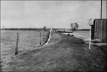 V roce 1940 se eka Morava rozlila pes hráze k Rybám a Kontramace.