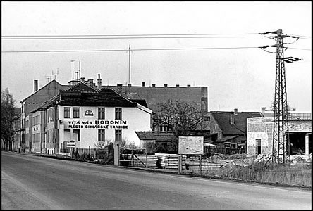 Bratislavská ulice na píjezdu ze Slovenska od Holíe asi v roce 1972.