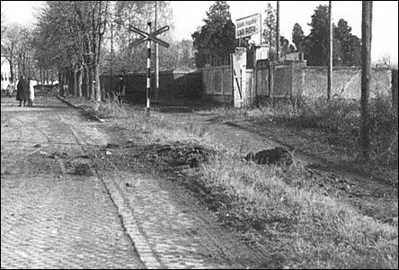 elezniní pejezd do Tatry a ze idovského hbitova v roce 1944.