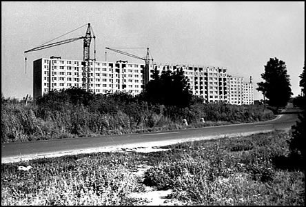 Výstavba sídlišt u nemocnice byla zahájena v roce 1972.