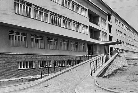 Nemocnice krátce po svém otevení v roce 1952.
