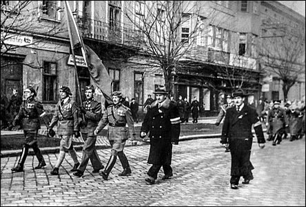 Prvod Sdruení s dobrovolc 17.11.1945 na Národní tíd.