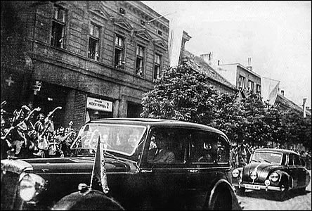 Auto s prezidentem Benešem na Národní tíd v roce 1947.