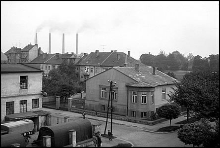 Ulice Dvoákova v roce1960. Vlevo sklady Restaurací, ve vile je školka.
