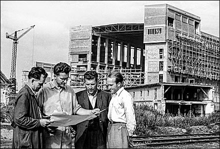 Elektrárna v dob poátk výstavby v padesátých letech min. století.