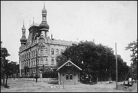 Obchodní akademie (zde jako nmecká reálka) v roce 1918.