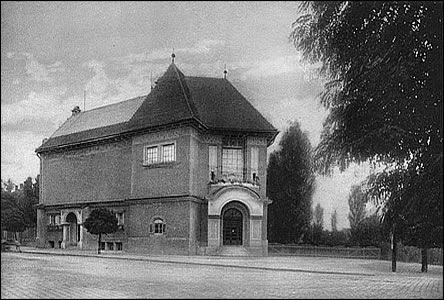 Galerie v r.1927. Neprchozí slepá ul. Blakova byla zízena v r. 1929.
