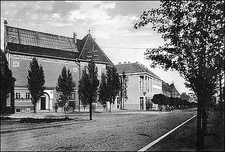 Galerie a Poliklinika v období okolo roku 1930.