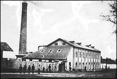 Vatovna fy. A. Berl, syn a Gmeyner byla v tchto místech postavena v roce 1868.