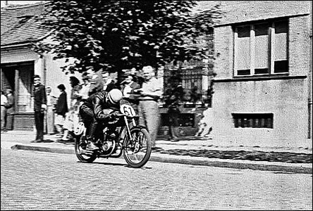 Závody motocykl, Mšanská ulice po roce 1950.