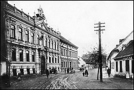 Ul. Dobrovolského zejm brzy po r.1900, tehdy jako Schulgasse nebo Školní.