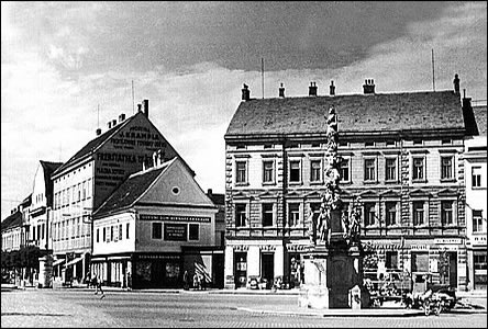 Krakauerv obchod na rohu námstí (Jenek) v období ped II. sv. válkou.