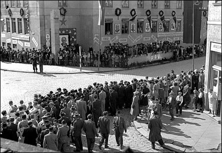 Take Závod míru na cest z Prahy do Varšavy projídl Hodonínem v r.1955.