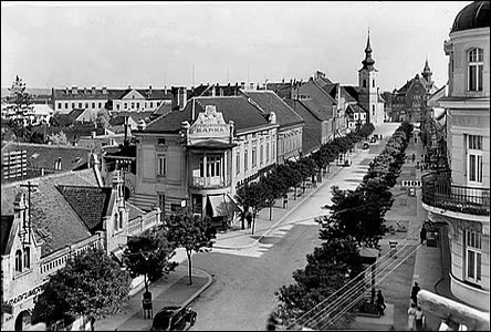 1.1.1942 byla spojena nynjší Nár. t. jako Hauptstrasse (Hlavní). Foto z r.1943.