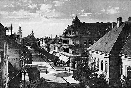 Hlavní kiovatka s Velkomoravskou ulicí r.1933.