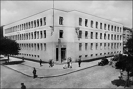Budova okresního úadu na kiovatce na snímku z roku 1940.