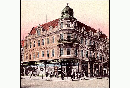 Kolorovaná fotografie Sternova domu poízená asi okolo roku 1920.