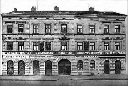 Od 1.5.1886 byla v Hodonín Zálona i Spoitelna kontribuenského fondu.