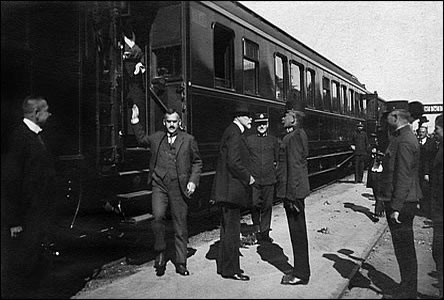 Prezidenstký vlak a T. G. Masaryk na hodonínském nádraží v září roku 1921.