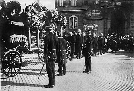 Poheb starosty JUDr. Eduarda Krajíka v Hodonín dne 26. ervence 1921.