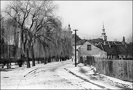 Ulice Janošíkova k radnici a námstí v dob asi okolo roku 1960.