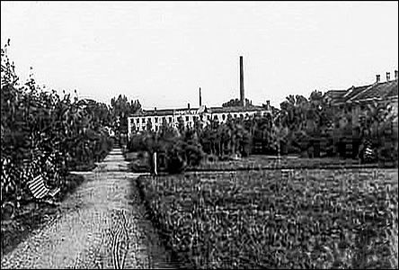 Park na Panav v roce 1932, v pozadí Strojírny bratí Veverk.
