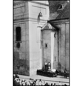 Instalace zvonu na kostel S. Vavince.