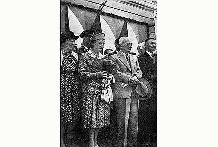 Foto K. Mühlbauera: Prez. Beneš s chotí a se starostou Koišem 22.6.1947