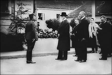 Pivítání prezidenta T. G. Masaryka ped hodonínskou radnicí dne 18.6.1924.