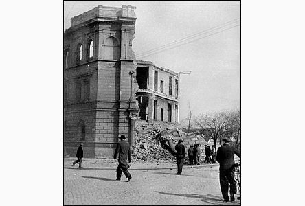 Demolice reálky na Horních Valech v roce 1946.