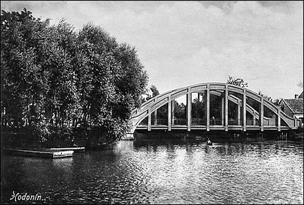 Pedválená silueta mostu do Rybá bývala v objektivu pomrn asto.