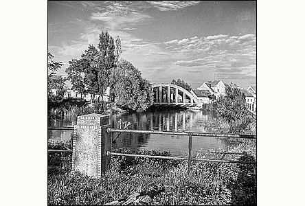 Pedválený betonový most pes eku Moravu do Rybá.