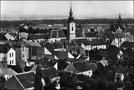 Pohled z OA pes ulici Sadovou k Masarykovu námstí asi v roce 1940.
