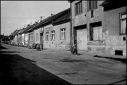 Ulice Šafaíkova pohledem od Dolní Plesové.