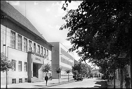Sokolovna a budova Okresního úadu
