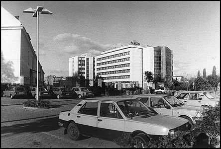 V dob dokonení hotelu Panon u ulice Sportovní, asi ped rokem 1990.