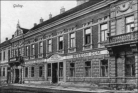 Zálona i hotel a restaurace Besední dm v období okolo roku 1920.