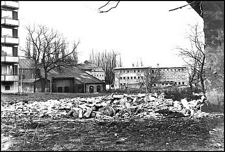 Pohled od Zámeku k Archívu v dob výstavby Sídlišt Osvobození.