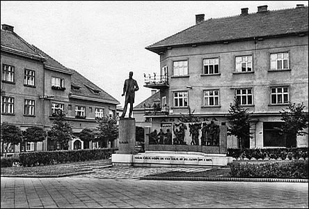 Pomník prezidenta T.G.M. s částí ulice Dvořákovy v roce 1939.