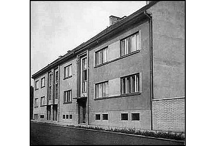 Výstavba dom za KB na ulici Vrchlického po roce 1938.