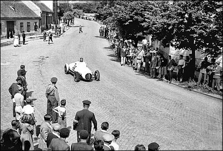 Tento automobilový závod projídl Hodonínem údajn v roce 1952.