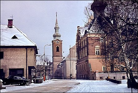 K radnici a náměstí od Židovského městečka okolo roku 1940.