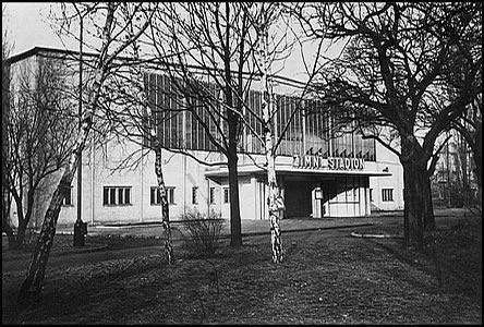 Park u ZS a Zimní stadion okolo roku 1980.