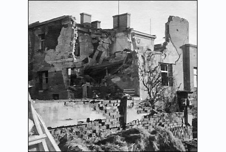 Bývalé dtské stedisko na ulici Muchova po bombardování v r. 1944.