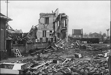 Horní ást ulice Muchovy po bombardování v listopadu roku 1944.